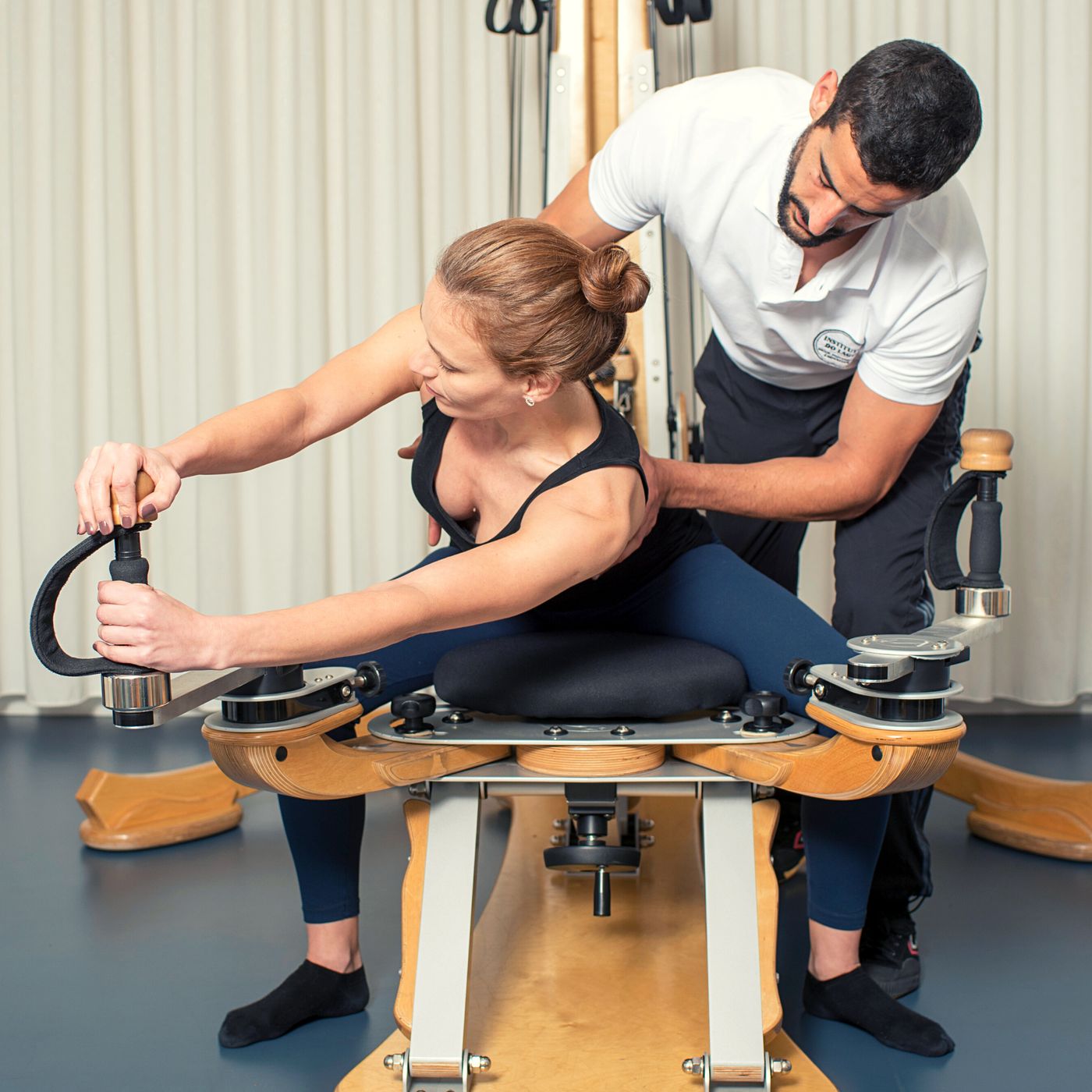 Amine Benderra a orientar uma sessão GYROTONIC® no Instituto do Lago